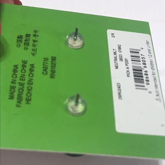 Kate Spade Pick a Posy Rose Black White Flower - Picture 3 of 4